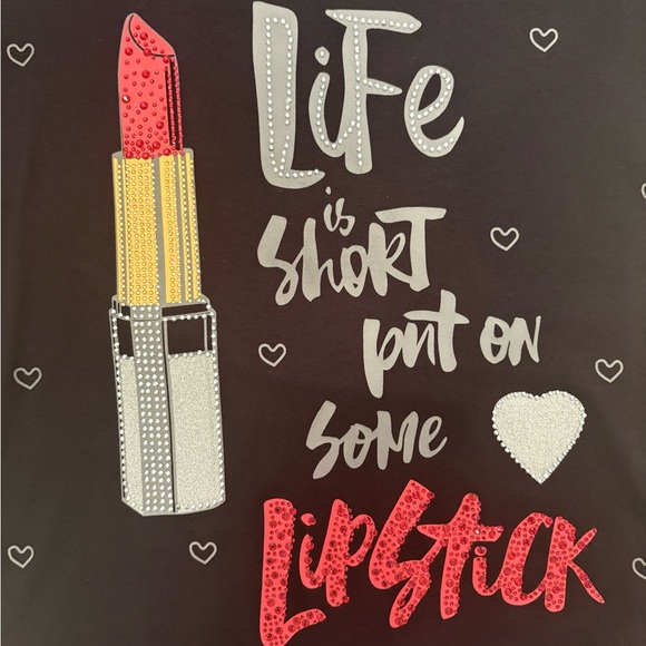 Tricotto Black Tee with Lipstick Graphic - Picture 4 of 7